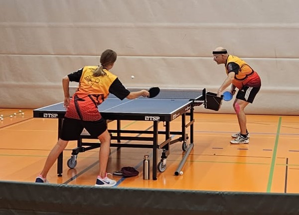 Ines und Frank beim Balleimer-Training